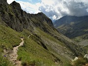 68 In discesa alla diga del Lago del Diavolo